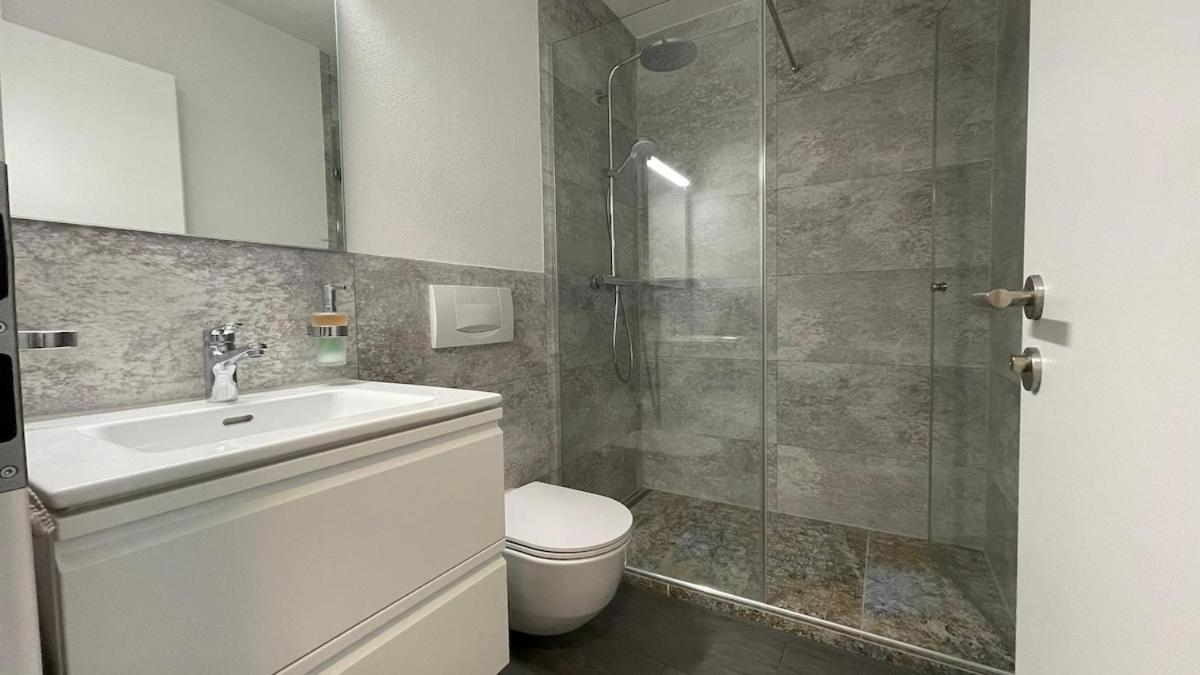 Rheinstream Guesthouse Basel Exterior photo